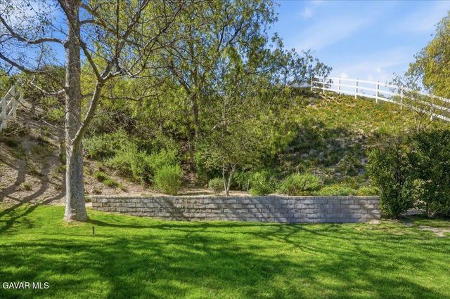 27139 Crystal Springs Road, Canyon Country, CA 91387