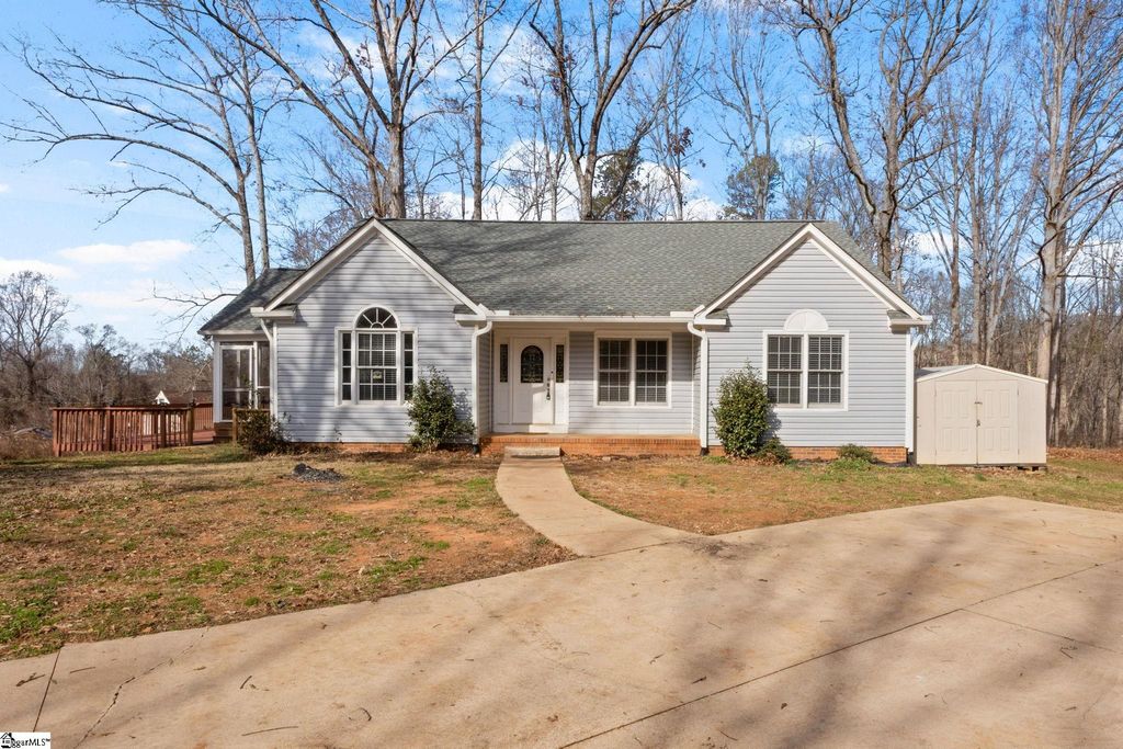2075 Cowens Bridge Road, Gray Court, SC 29645