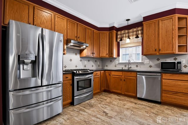 8 George W Helme Drive, Helmetta, NJ 08828
