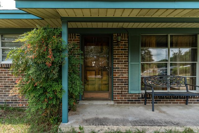 406 NW Sherry Circle, Fort Walton Beach, FL 32548