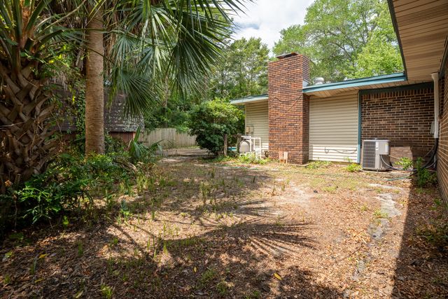 406 NW Sherry Circle, Fort Walton Beach, FL 32548