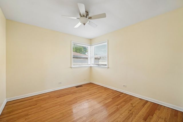 10350 Canterbury Street 1E, Westchester, IL 60154