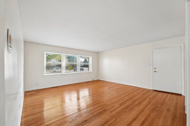 10350 Canterbury Street 1E, Westchester, IL 60154