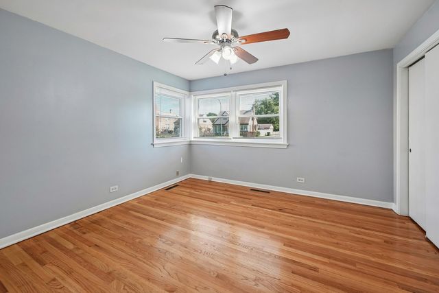 10350 Canterbury Street 1E, Westchester, IL 60154
