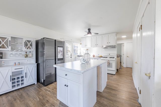 9904 S Cicero Avenue, Oak Lawn, IL 60453