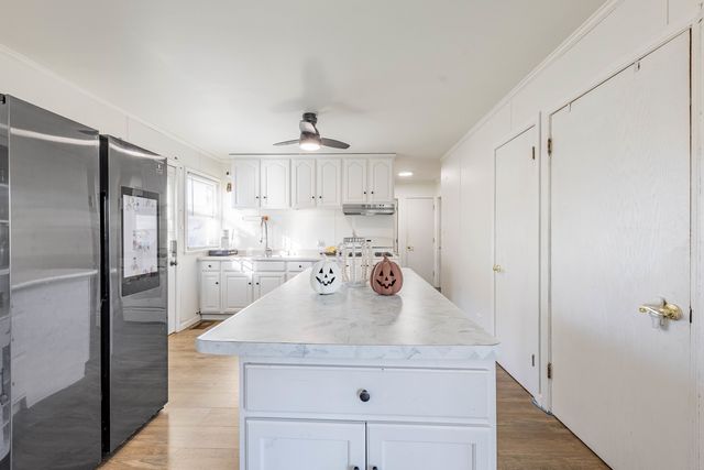 9904 S Cicero Avenue, Oak Lawn, IL 60453