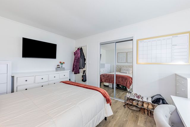 9904 S Cicero Avenue, Oak Lawn, IL 60453