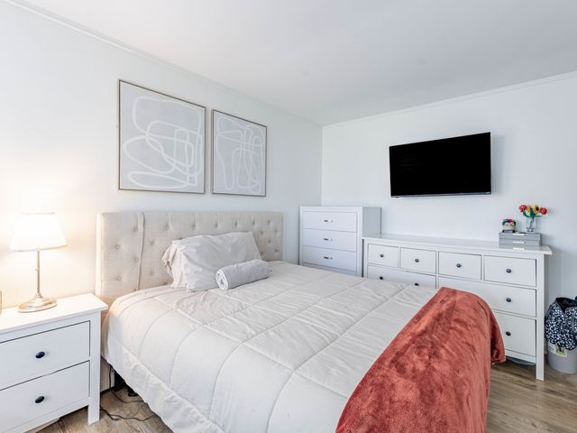 9904 S Cicero Avenue, Oak Lawn, IL 60453