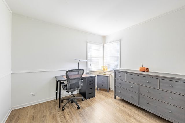 9904 S Cicero Avenue, Oak Lawn, IL 60453