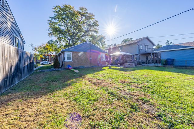 9904 S Cicero Avenue, Oak Lawn, IL 60453
