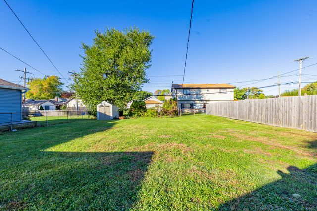 9904 S Cicero Avenue, Oak Lawn, IL 60453