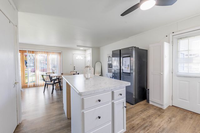 9904 S Cicero Avenue, Oak Lawn, IL 60453