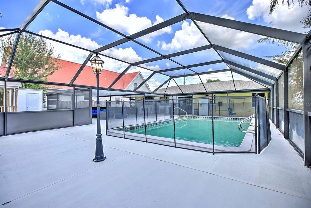 Image 40 of property listing at 4160 LAKEVIEW DRIVE, Sebring, FL 33870