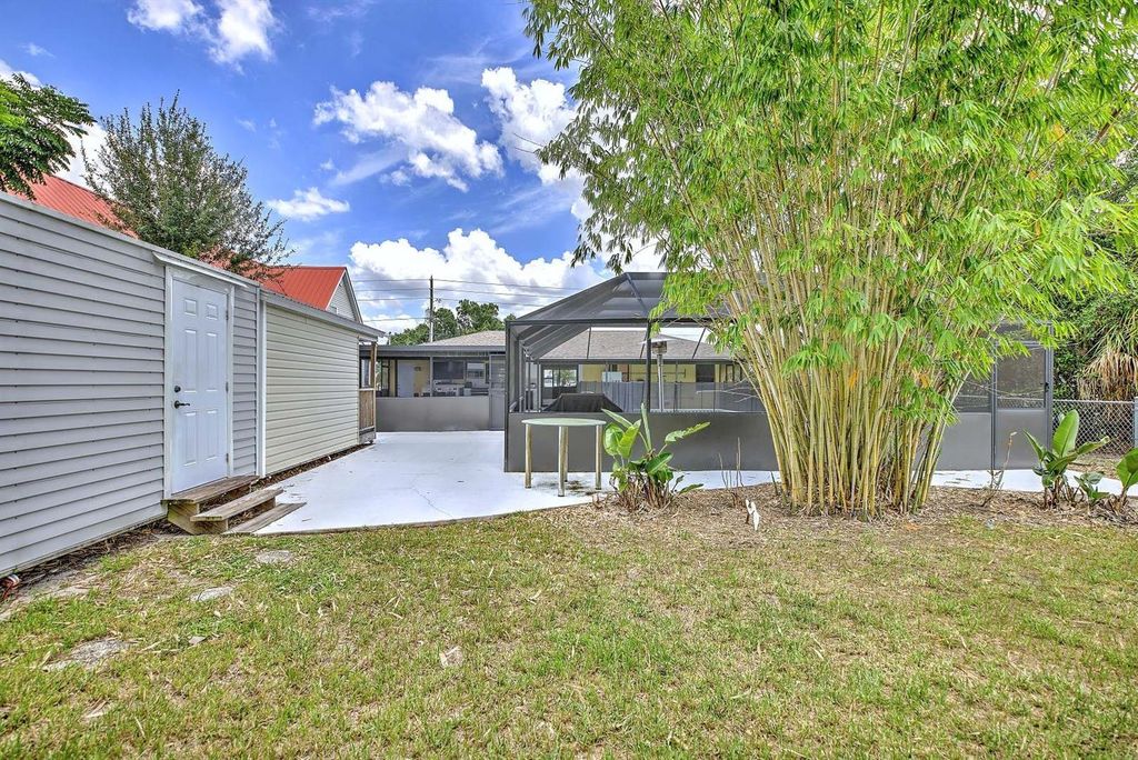 Image 50 of property listing at 4160 LAKEVIEW DRIVE, Sebring, FL 33870