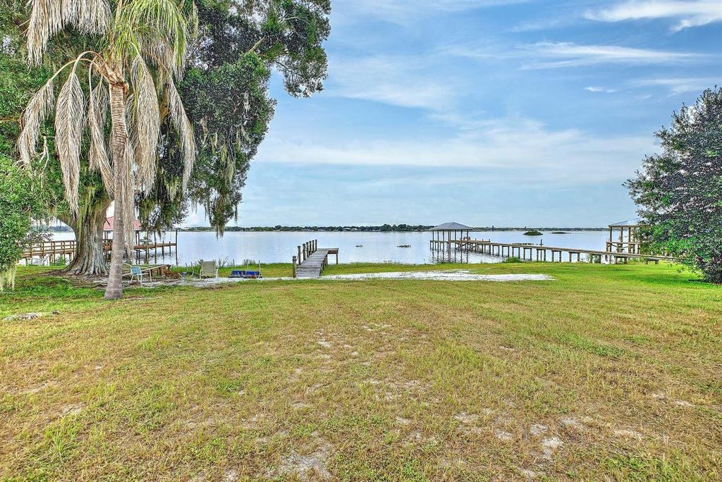 Image 51 of property listing at 4160 LAKEVIEW DRIVE, Sebring, FL 33870