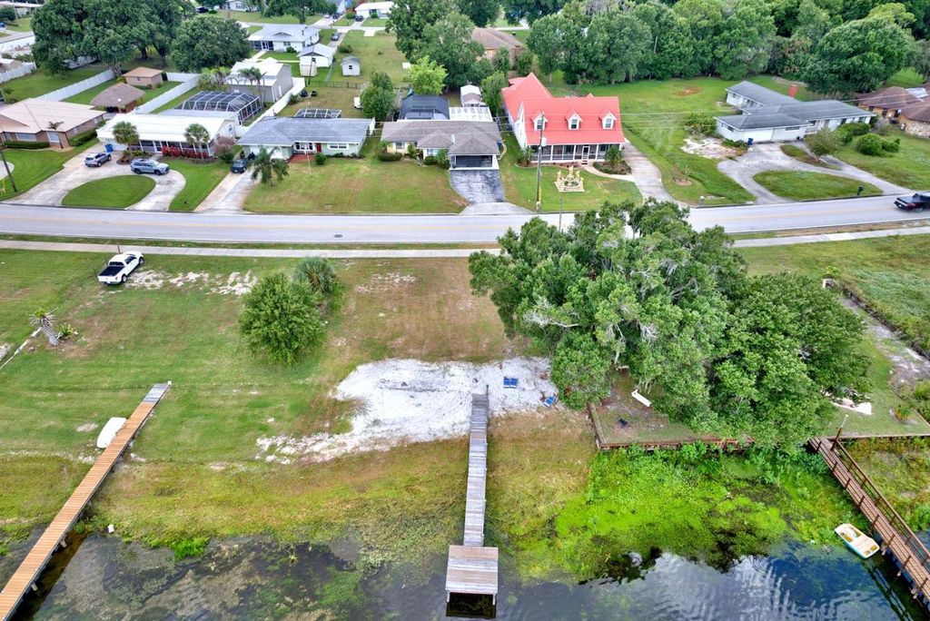 Image 60 of property listing at 4160 LAKEVIEW DRIVE, Sebring, FL 33870