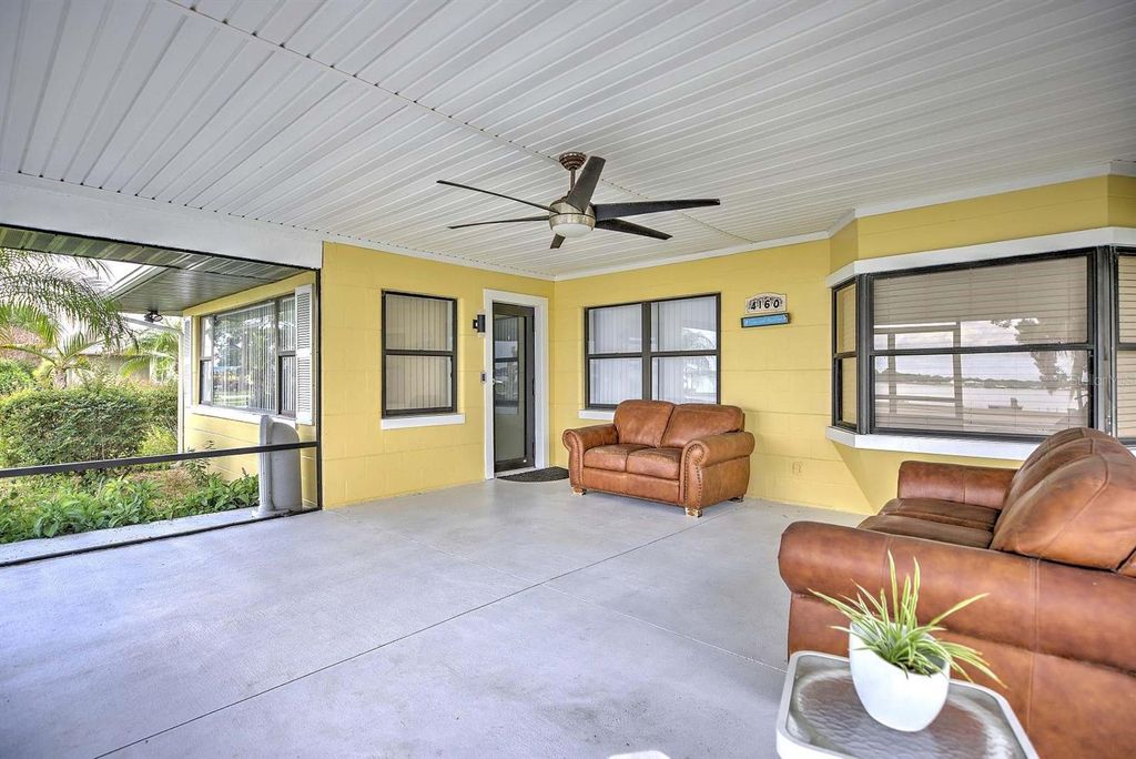 Image 8 of property listing at 4160 LAKEVIEW DRIVE, Sebring, FL 33870