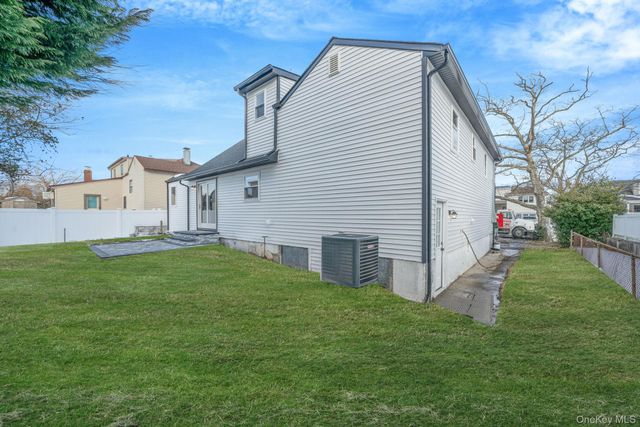 233 Harrison Avenue, Island Park, NY 11558