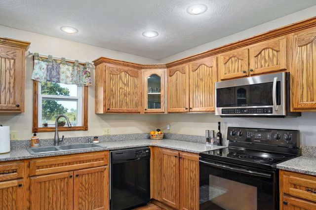 248 Pleasant Lane, Seymour, MO 65746