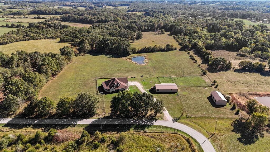 248 Pleasant Lane, Seymour, MO 65746