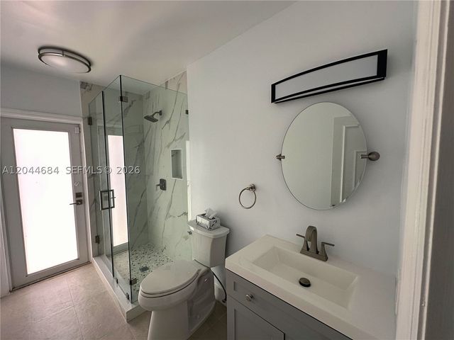 2445 SE 8th St, Pompano Beach, FL 33062