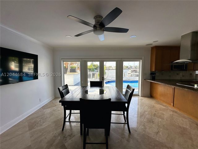 2445 SE 8th St, Pompano Beach, FL 33062