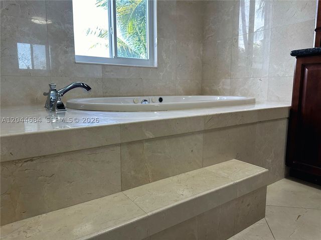 2445 SE 8th St, Pompano Beach, FL 33062