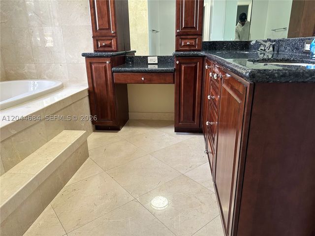 2445 SE 8th St, Pompano Beach, FL 33062