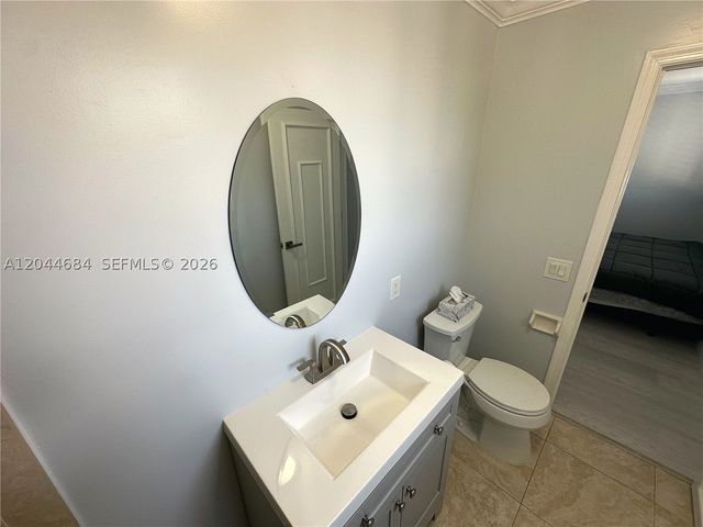 2445 SE 8th St, Pompano Beach, FL 33062