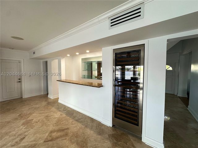 2445 SE 8th St, Pompano Beach, FL 33062
