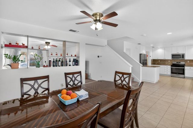 8877 Amberjack Way, Sacramento, CA 95828