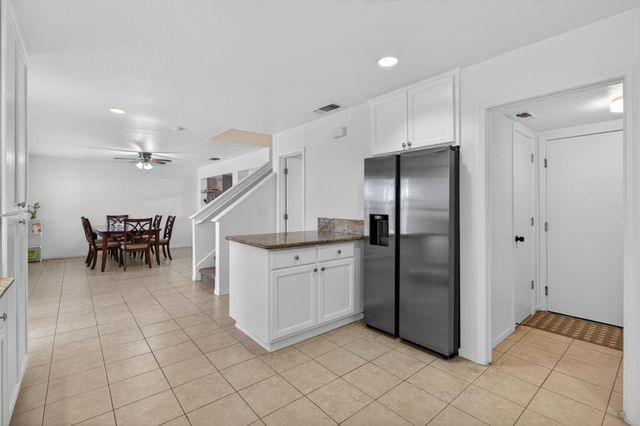 8877 Amberjack Way, Sacramento, CA 95828