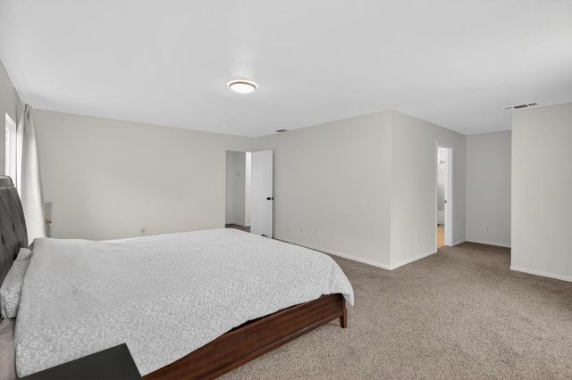 8877 Amberjack Way, Sacramento, CA 95828