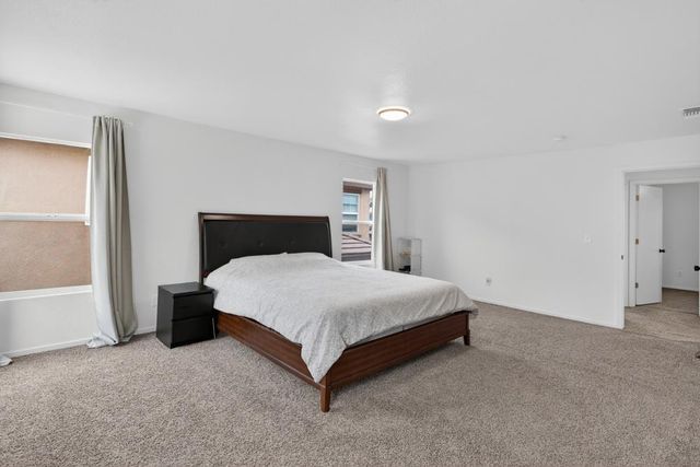 8877 Amberjack Way, Sacramento, CA 95828