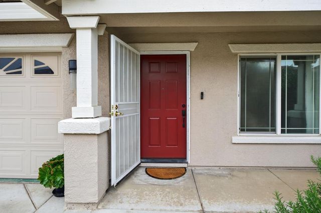 8877 Amberjack Way, Sacramento, CA 95828