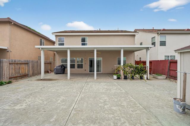 8877 Amberjack Way, Sacramento, CA 95828