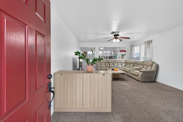 8877 Amberjack Way, Sacramento, CA 95828