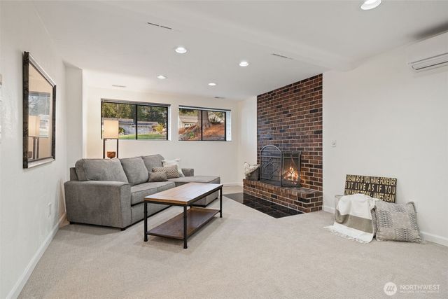 91 E Lakeland Way, Allyn, WA 98524