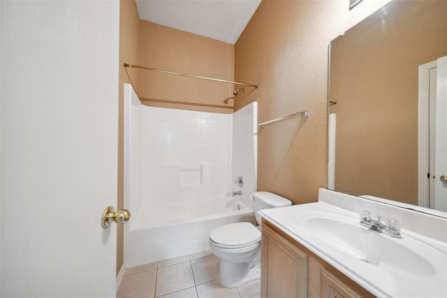 2207 Highland Hills Drive, Conroe, TX 77304