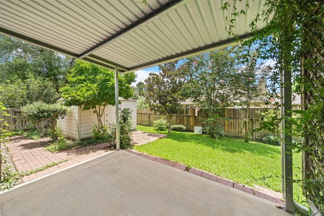 2207 Highland Hills Drive, Conroe, TX 77304
