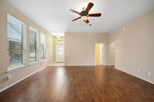 2207 Highland Hills Drive, Conroe, TX 77304