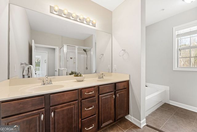 7265 Glisten Avenue NE 128, Sandy Springs, GA 30328