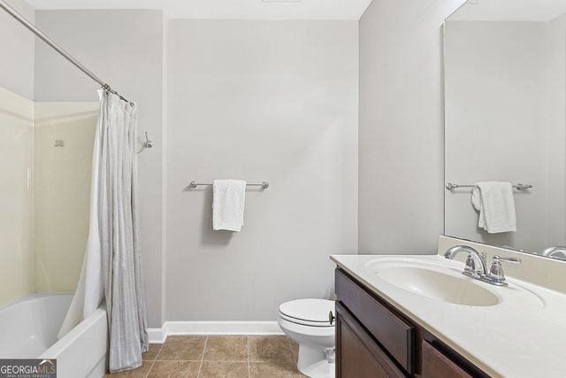 7265 Glisten Avenue NE 128, Sandy Springs, GA 30328