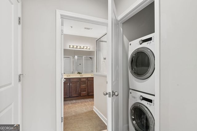 7265 Glisten Avenue NE 128, Sandy Springs, GA 30328