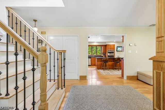 34 Forest Dr, Watchung Boro, NJ 07069