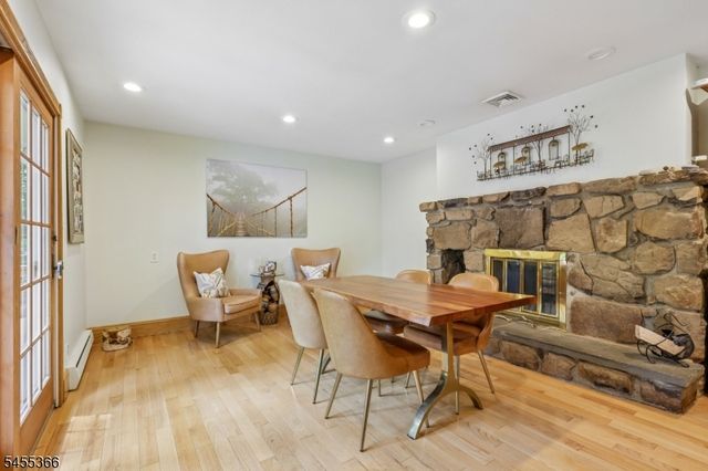 34 Forest Dr, Watchung Boro, NJ 07069