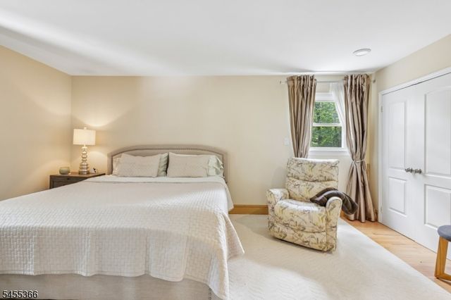 34 Forest Dr, Watchung Boro, NJ 07069