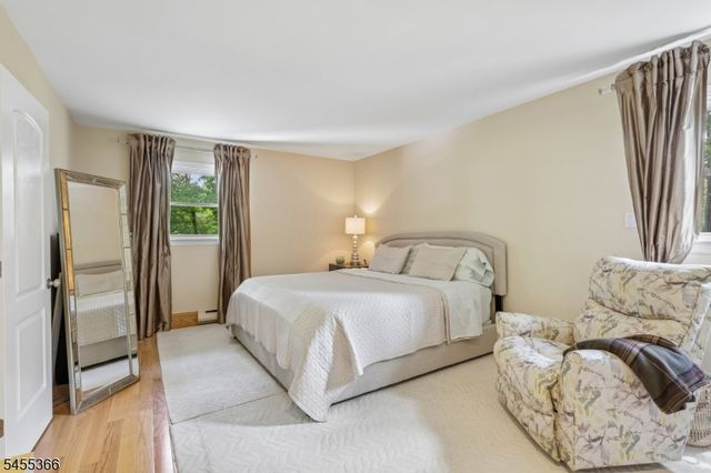 34 Forest Dr, Watchung Boro, NJ 07069