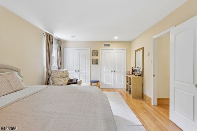 34 Forest Dr, Watchung Boro, NJ 07069