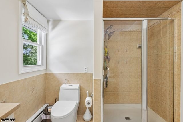 34 Forest Dr, Watchung Boro, NJ 07069